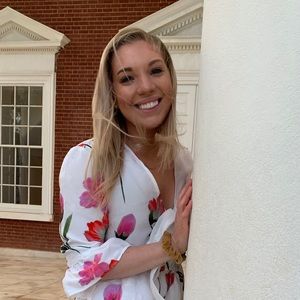 Meet your Posher, Angelena